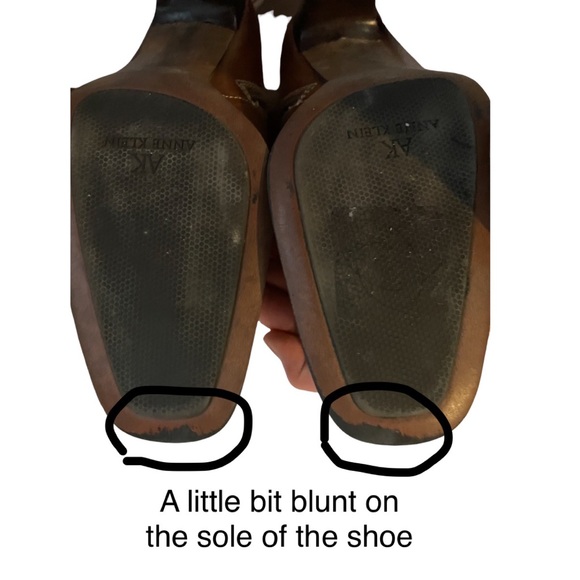 Anne Klein Heeled Brown Boots shoes, Size 7.5 - Picture 5 of 9